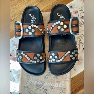 Free People Revelry Studded Leather Sandals Black Tan Women’s size 8 NWOB